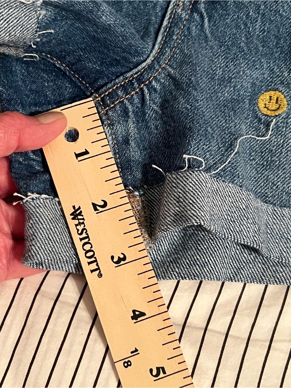 NWT American Eagle Boyfriend Embroidered High-Rise Women's Denim Shorts, Size 8 - Picture 5 of 14